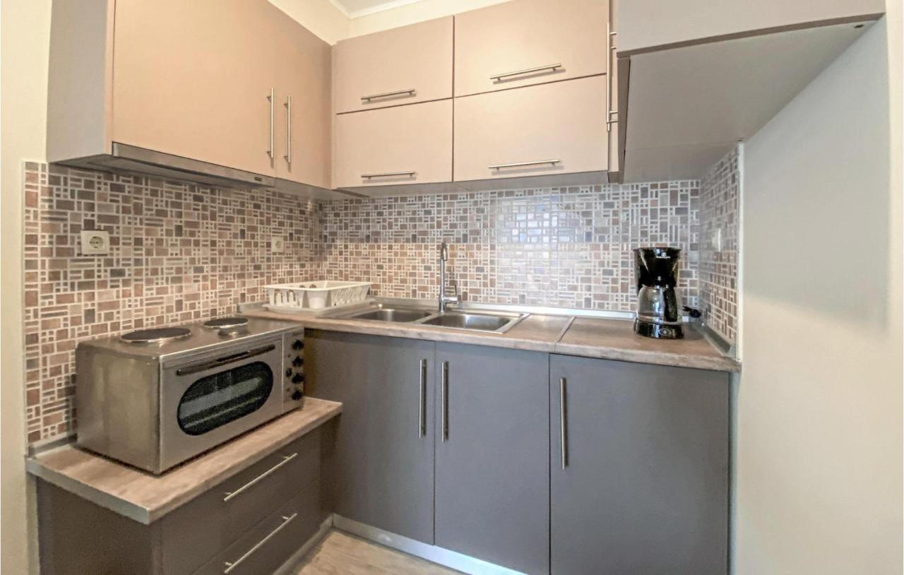 Lovely Apartment In Нафпактос Номер фото